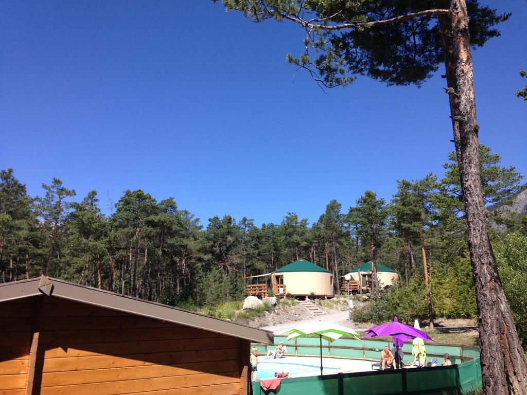 Hotel Parc Résidentiel de Loisir : Le Loup Blanc du Riou Barcelonnette Exterior foto